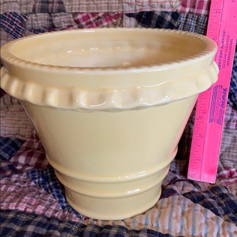 CHEERFUL YELLOW FLOWER POT - Picture 5 of 5